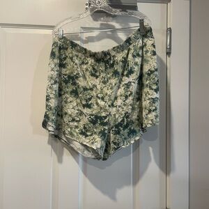 Cacique Green Patterned sleep Shorts size 26/28